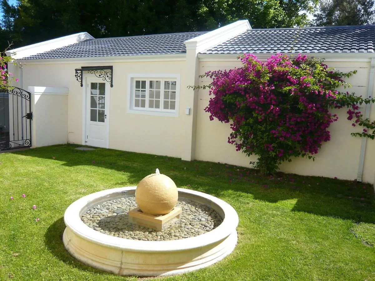 Le Petit Poucet Otel Cape Town Konukevi
